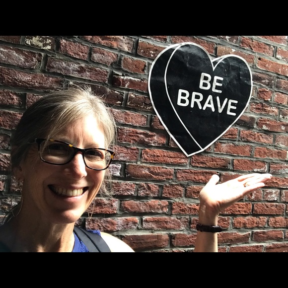 Meet your Posher, Kirsten - Picture 1 of 3